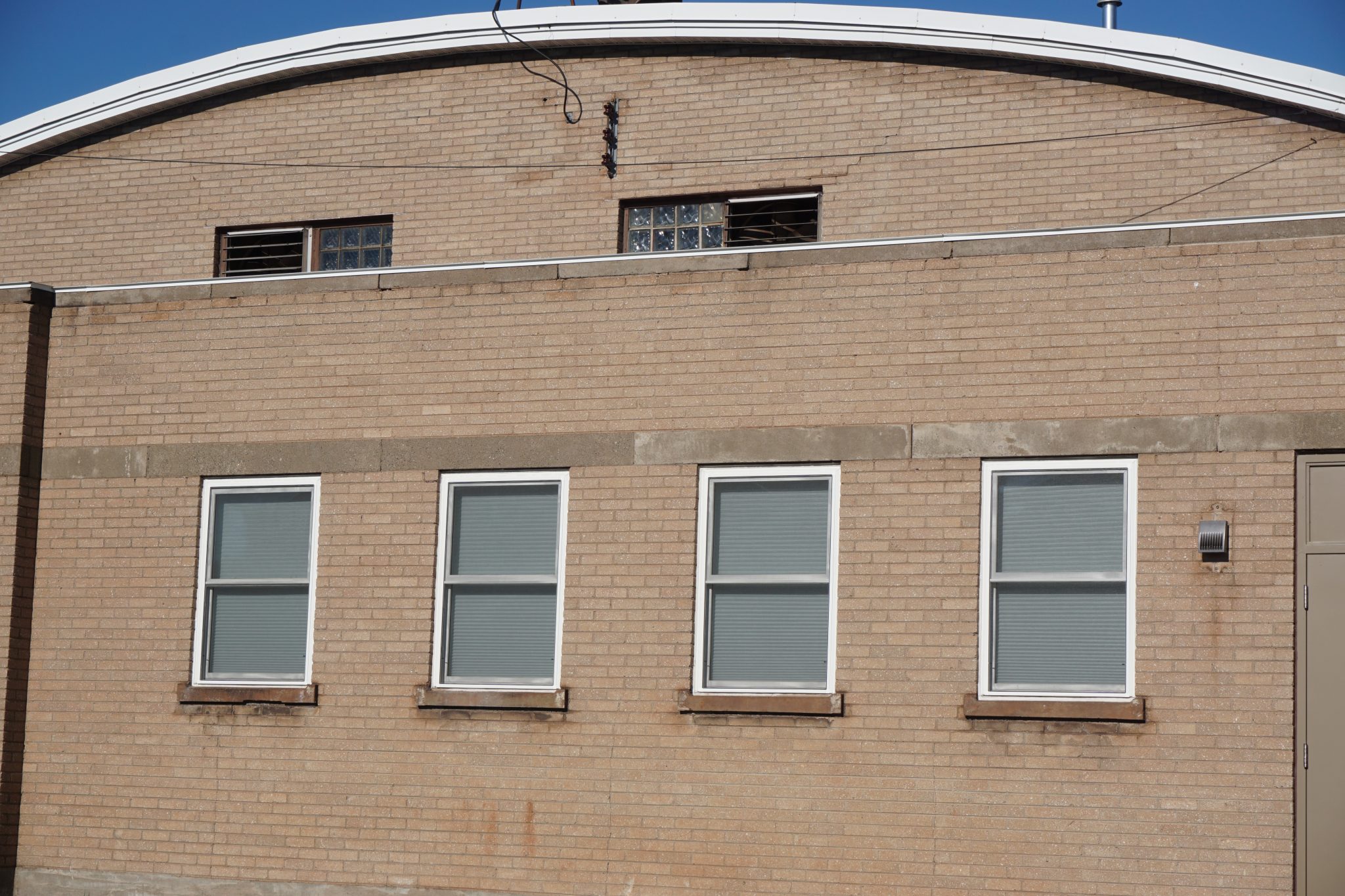 commercial replacement windows